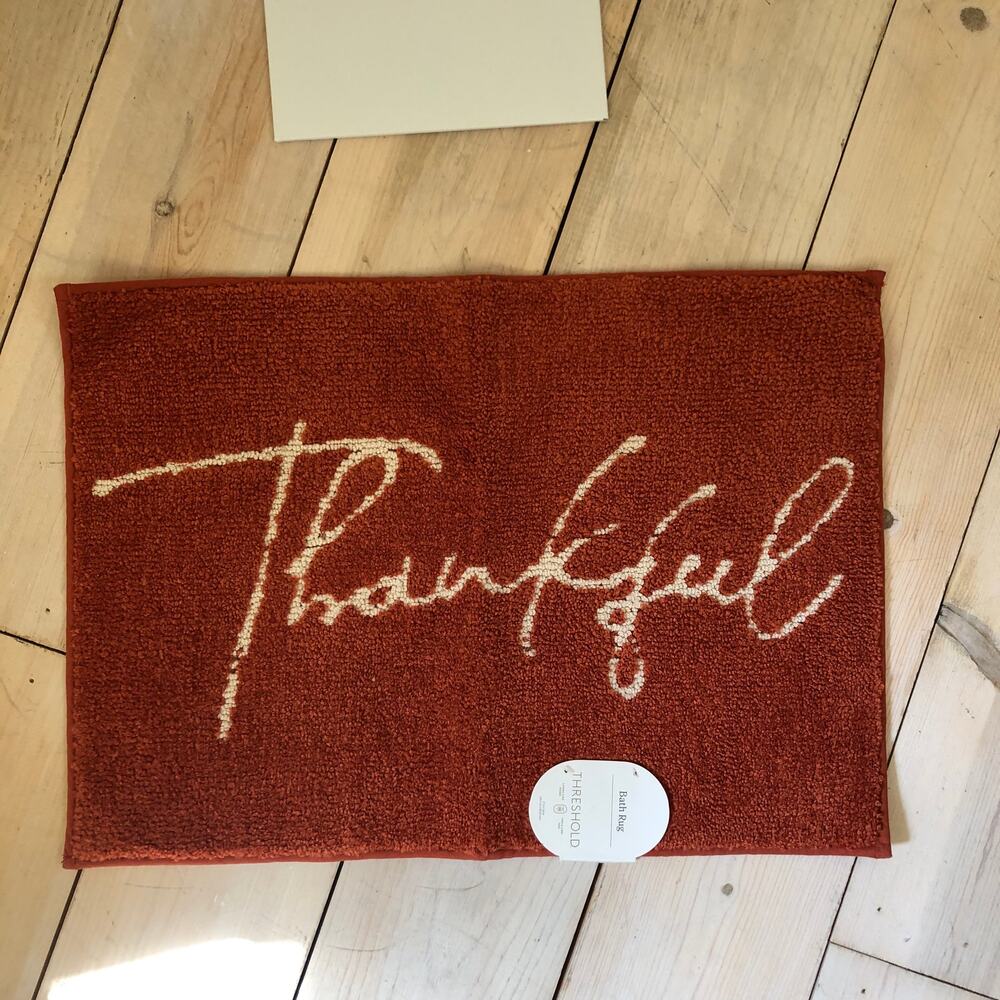 Threshold NWT Thankful Bath Rug Rust 17"x24"